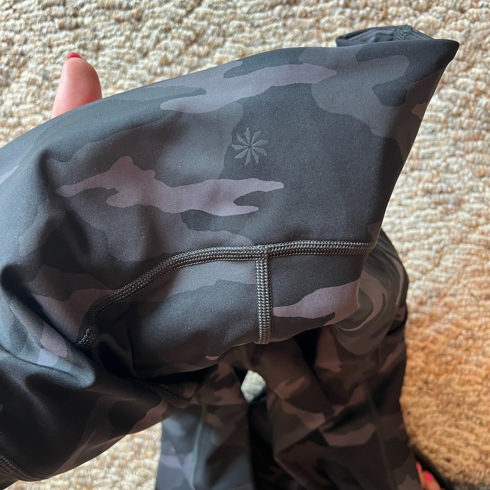 Athleta Ultimate 7/8 Camo Legging - Picture 11 of 11